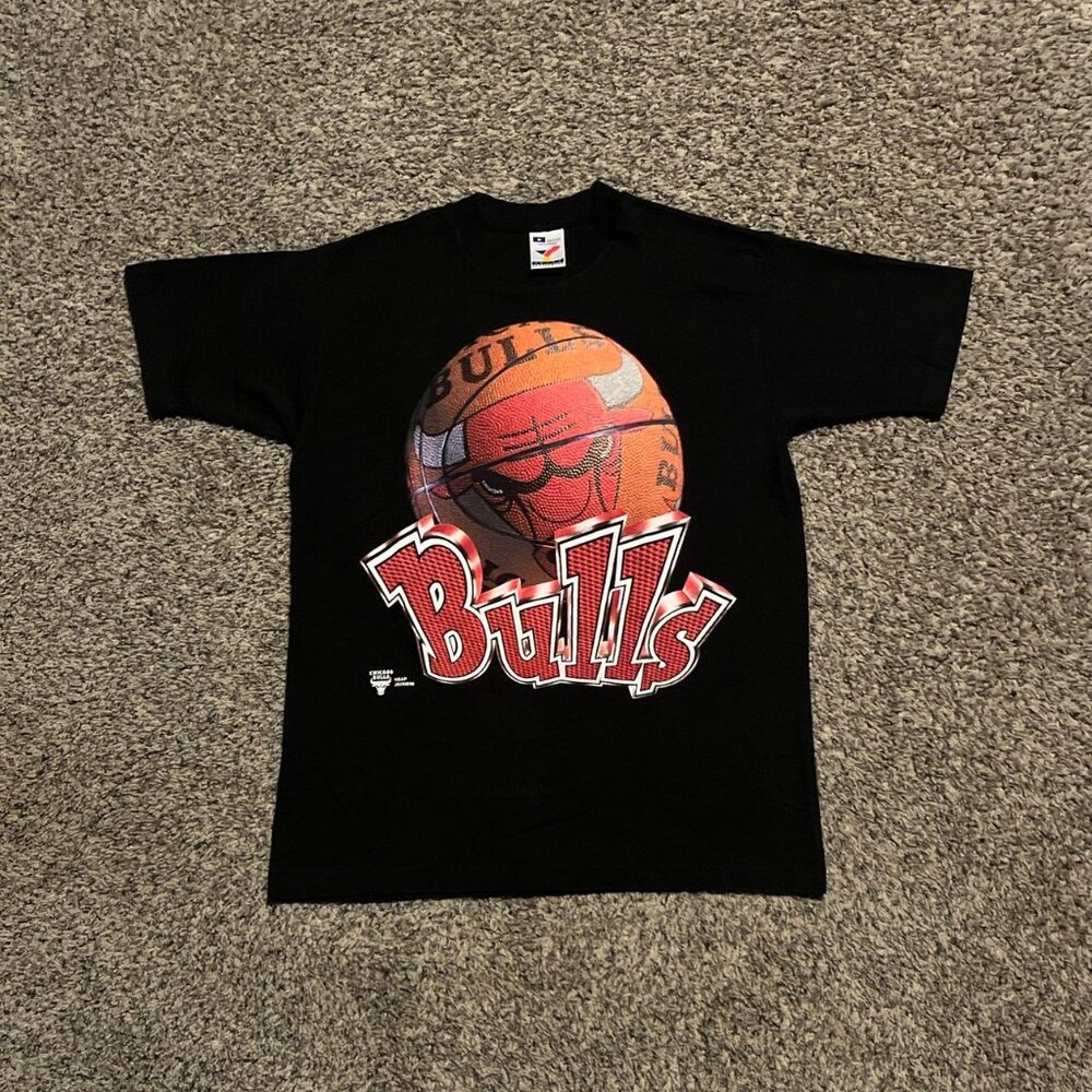 Vintage Chicago Bulls Basketball Black Graphic Tee